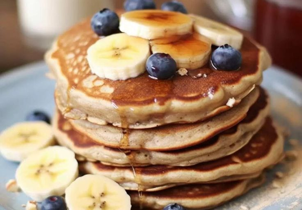 banana oatmeal pncakes