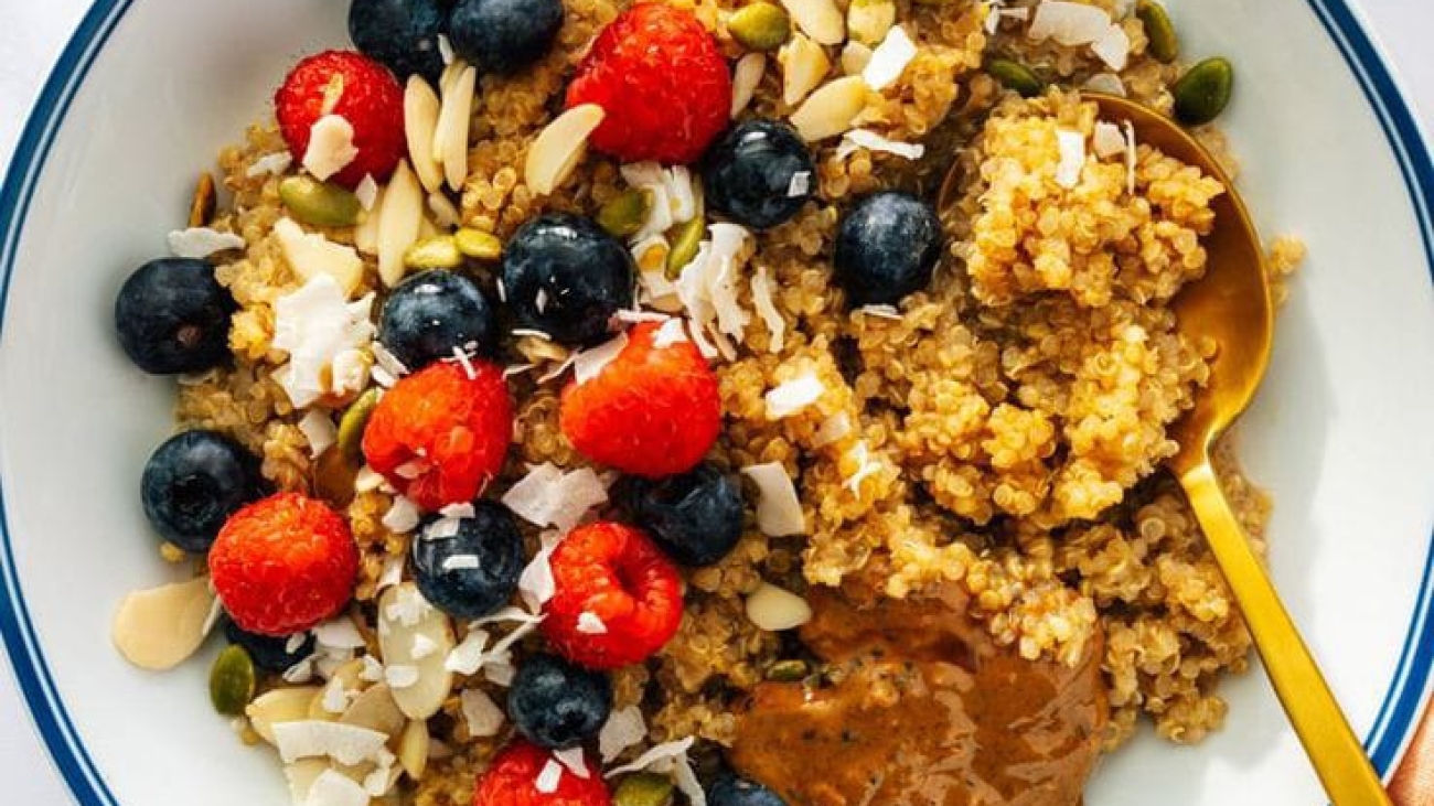quinoa breakfast bowl
